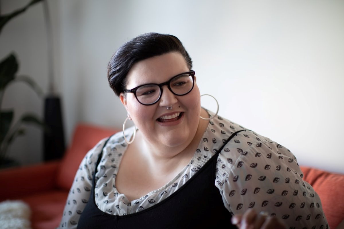 Titelbild zu „Fettabsaugung im Gesicht – luxuriöse Schönheit“