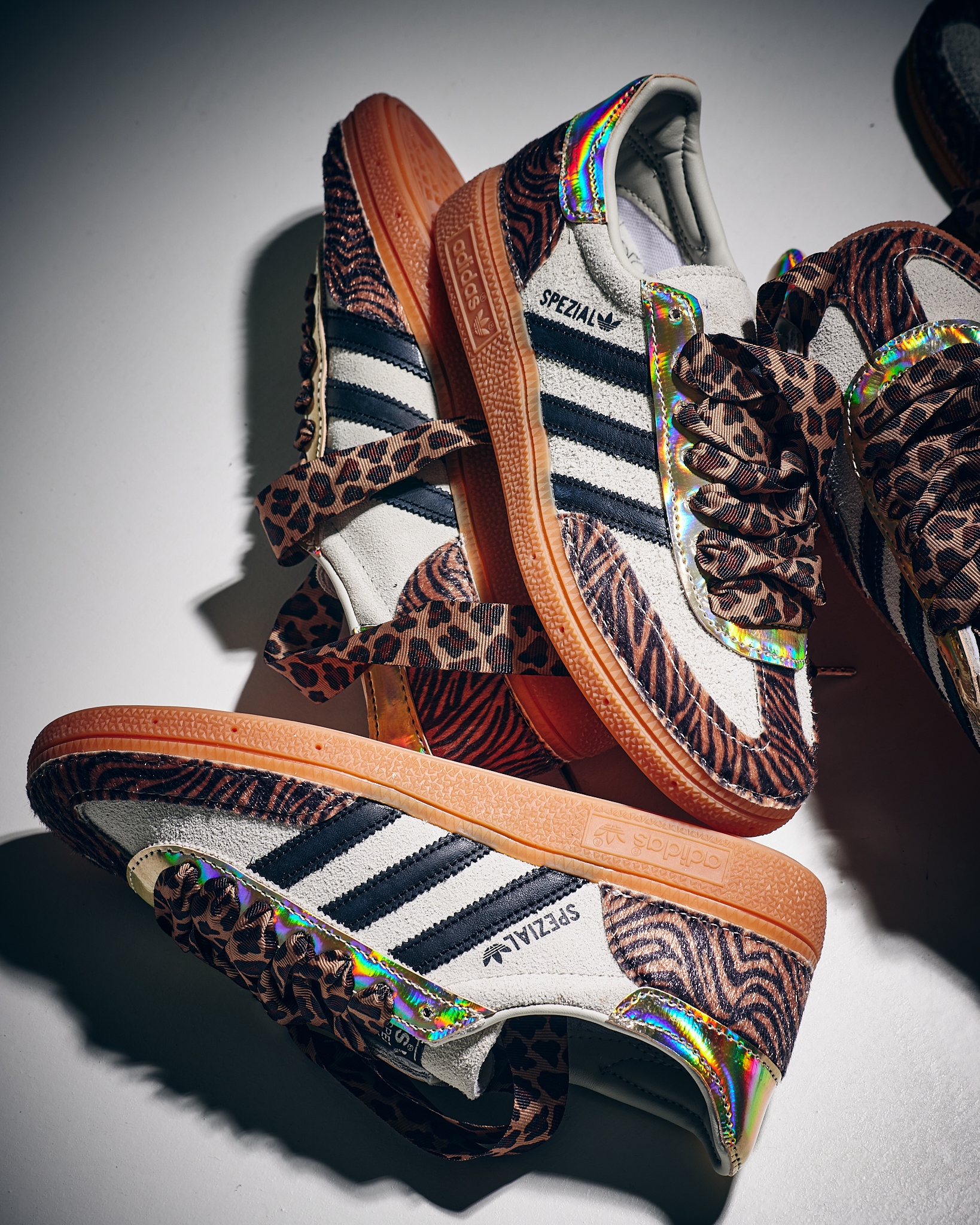 Titelbild zu „Custom-Sneakers: Kulturelle Einflüsse, die das Design von heute prägen“