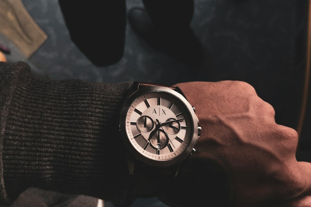 Titelbild zu „Accessoire Essentials: Uhren als Must-Haves in der Fashion-Welt“