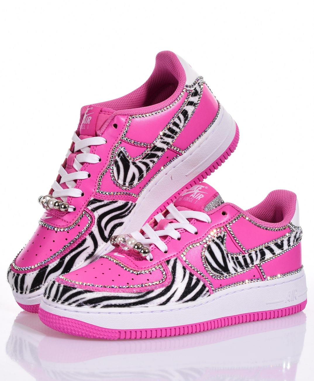 Titelbild zu „Die Entwicklung des Marktes für personalisierte Sneakers: vom lokalen Handwerk zum globalen E-Commerce“