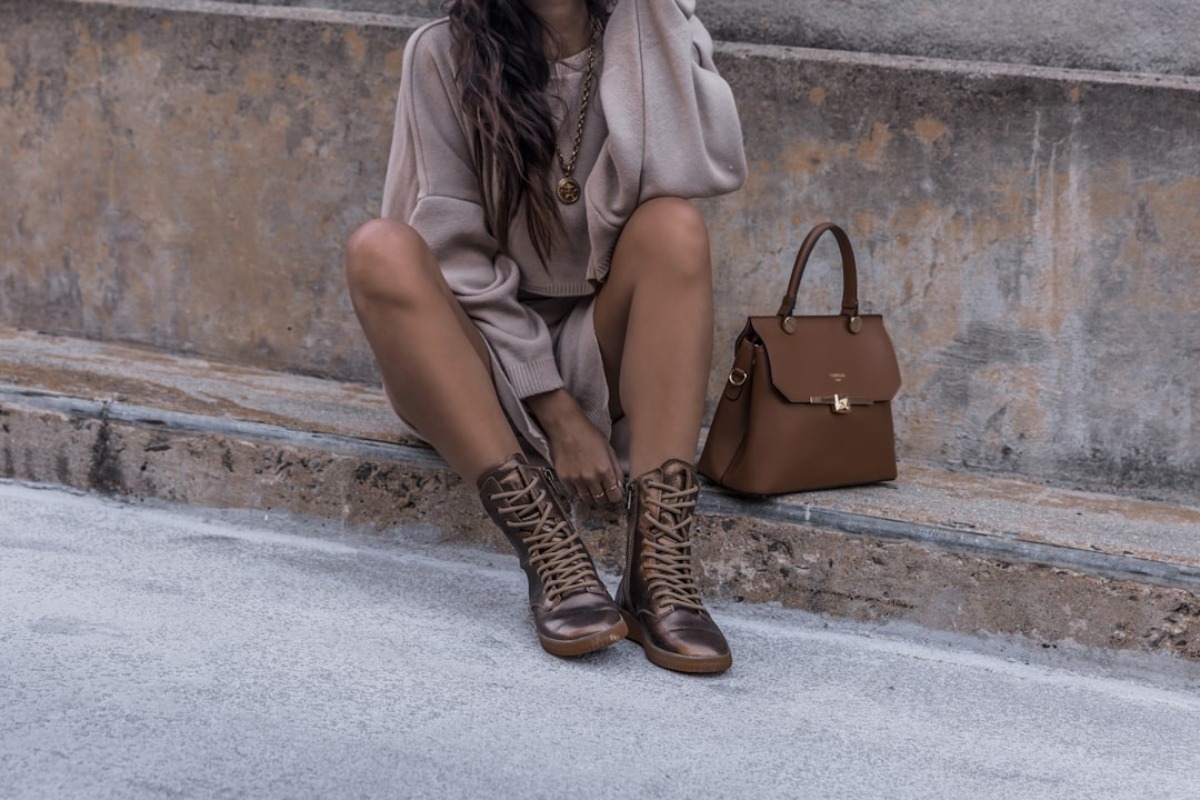 Titelbild zu „Aktuelle Farbtrends: So kombinierst du neue Nuancen mit deinen Accessoires“